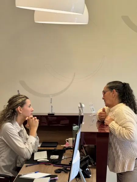Consulta na recepção da OralUnic Tijucas